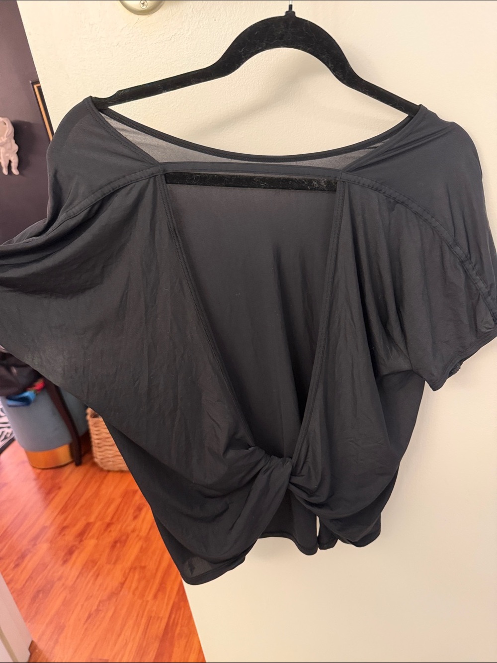 Lululemon Women's Black Twist-Back Top